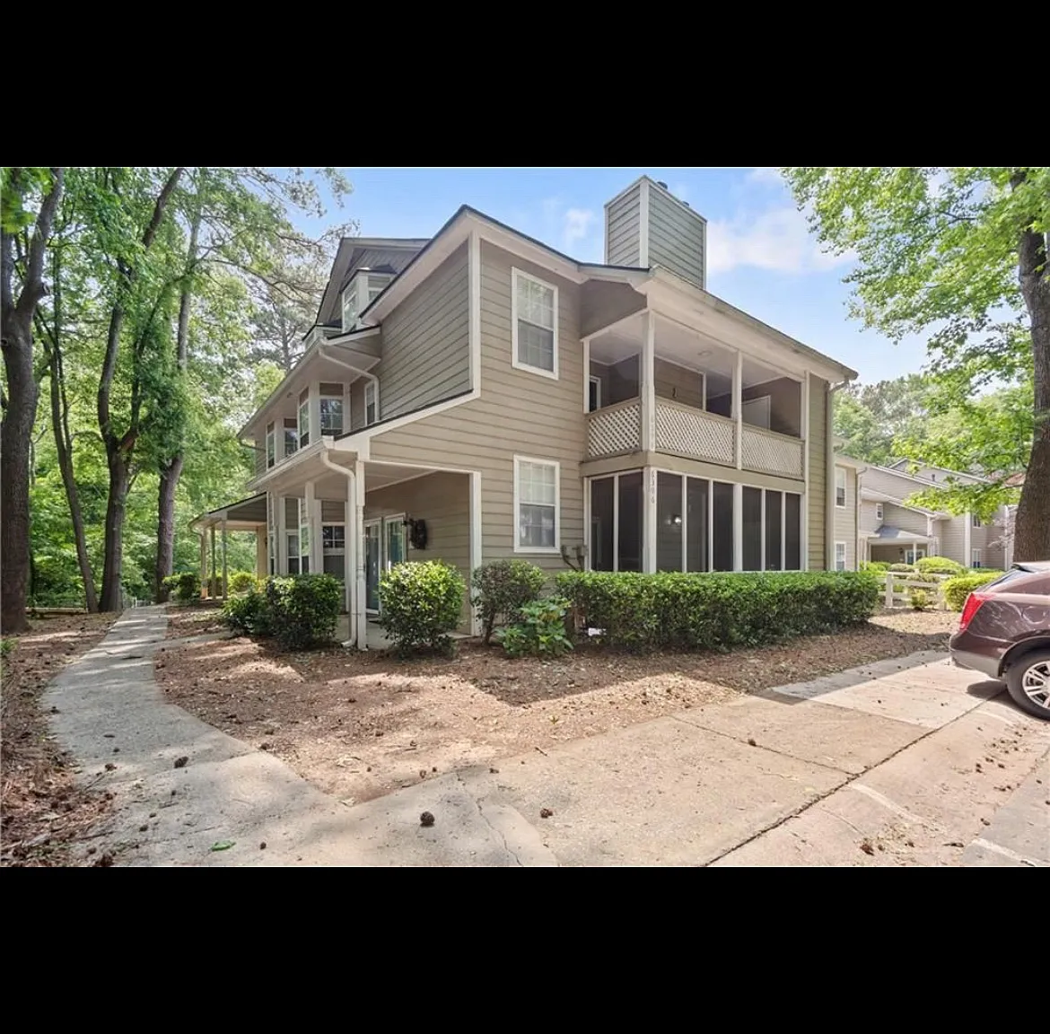 6396 Oakleaf Ln — Photo 3