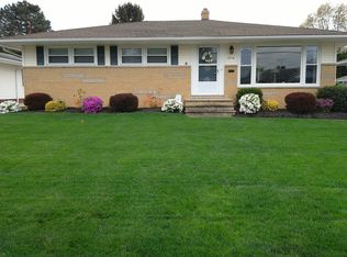 3716 Higley Rd, Rocky River, OH 44116