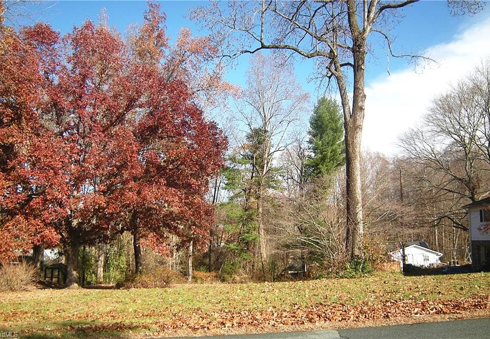 2nd image of 115 Old Wood Ln
