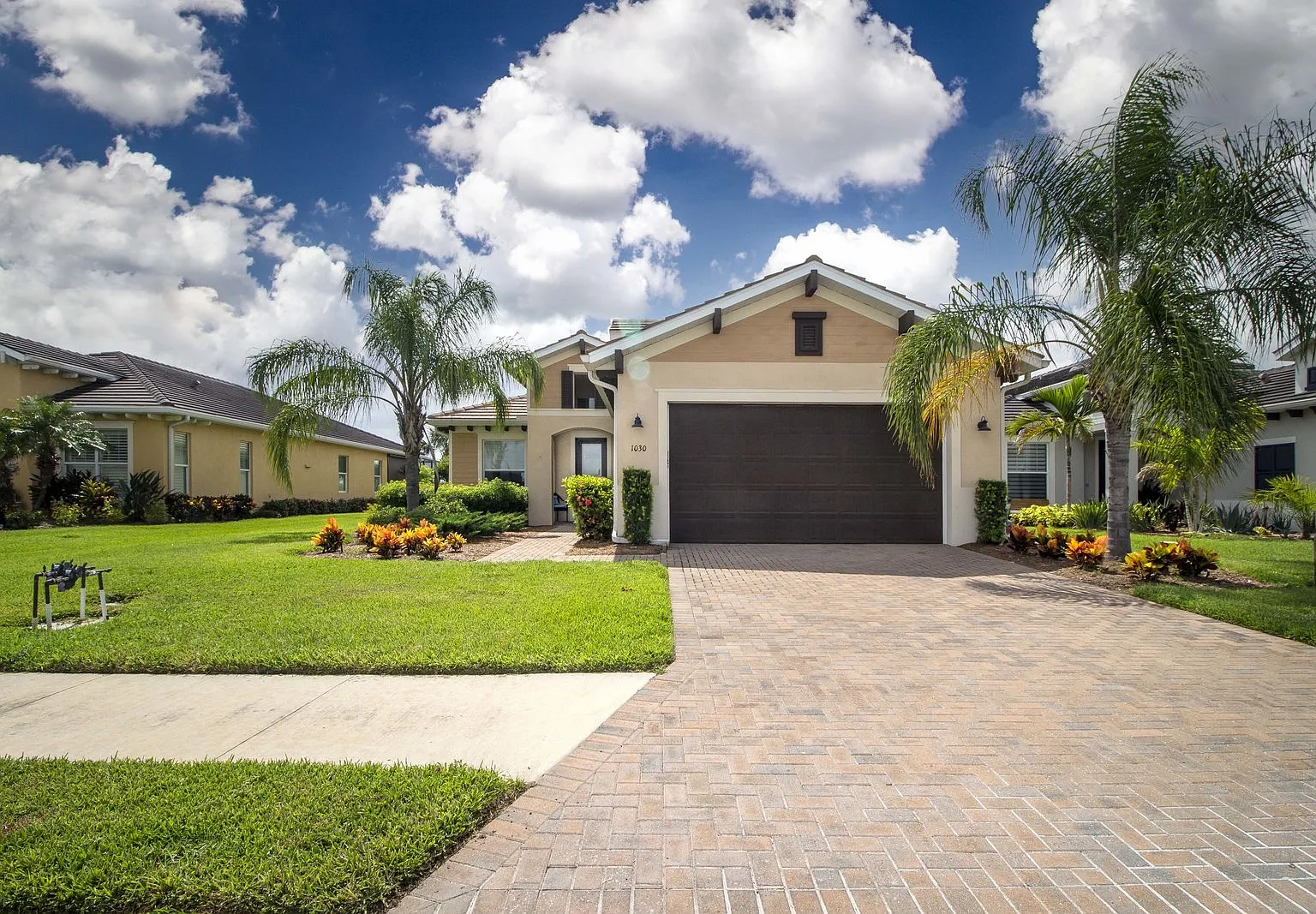 3 bed, 2.0 bath, 2055 sqft, $4,000 — Photo 1