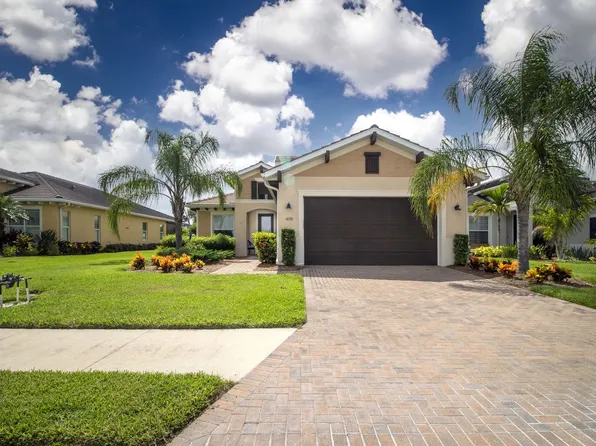 1030 Overlook Ct, Bradenton, FL 34208