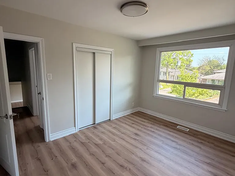 6 Brantley Cres — Photo 11