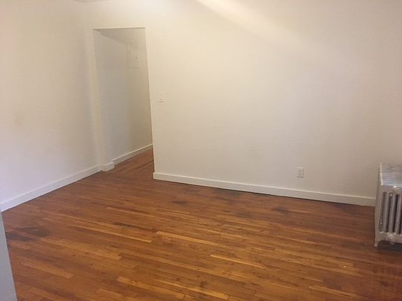2nd image of 312 Woodworth Ave APT 1