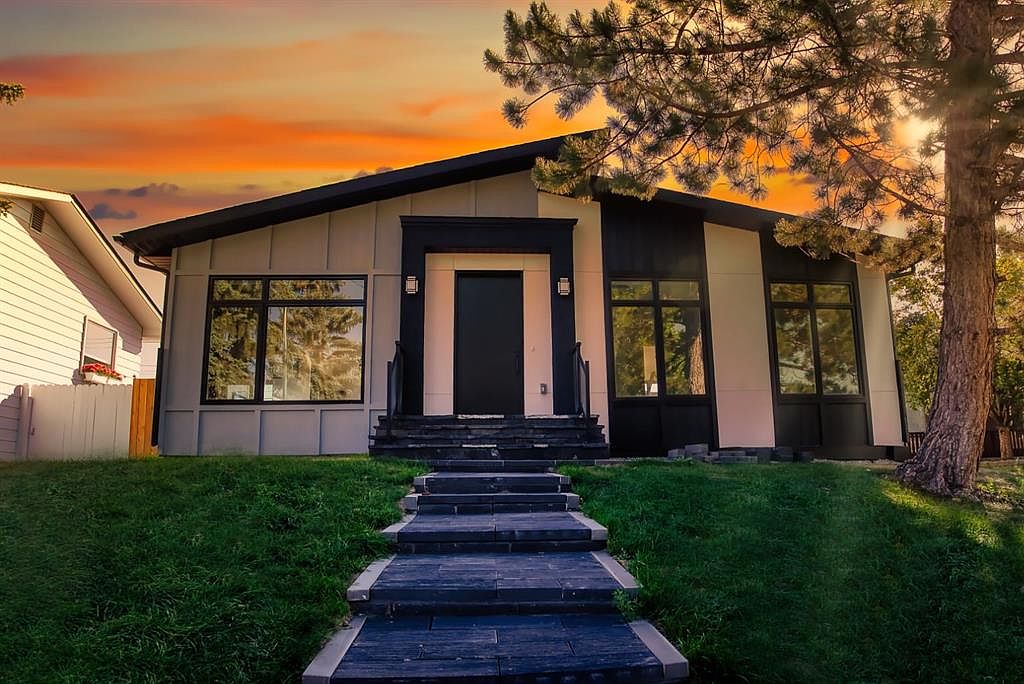 64 SW Maple Court Cres SE