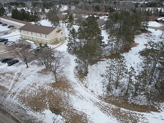 5th image of Lakeside Dr N