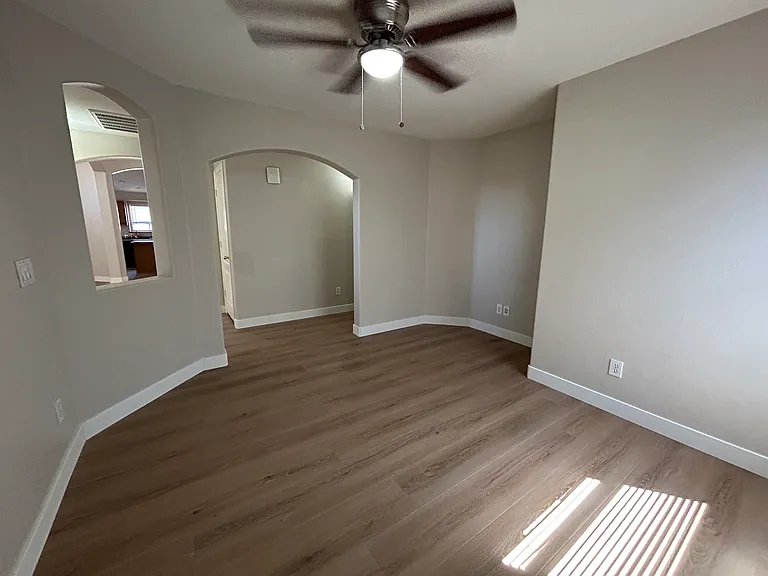 434 E Chicory Pl — Photo 11