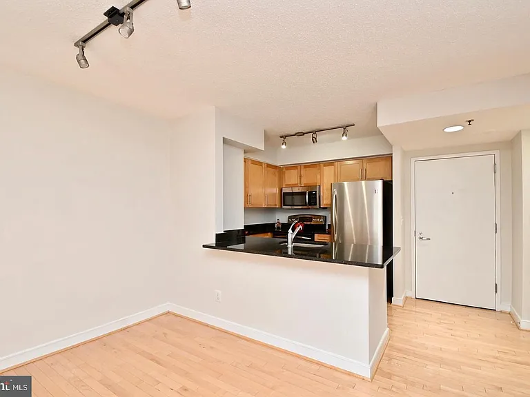 7500 Woodmont Ave #S712 — Photo 15