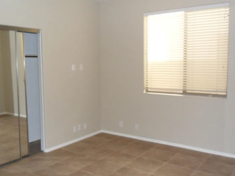 9008 W Quail Ave — Photo 8