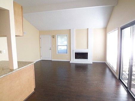 3rd image of 429 Safflower Pl