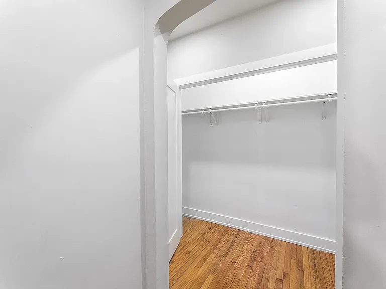 837 E 86th St #1B — Photo 8