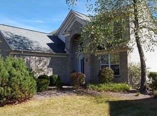 571 Mock Orange Ln, Chagrin Falls, OH 44023