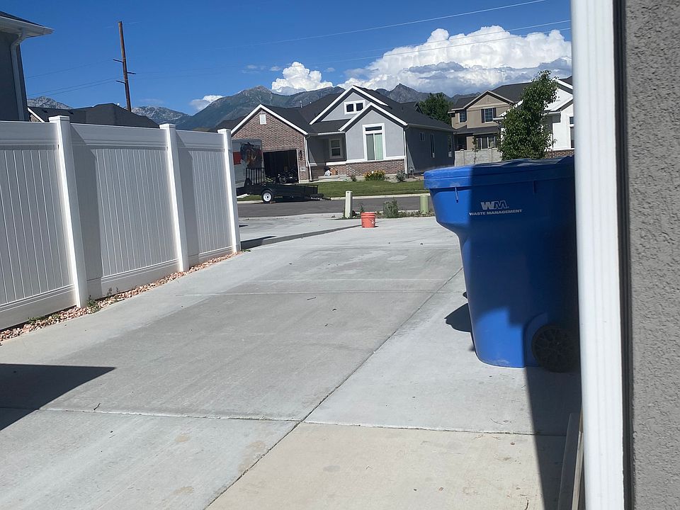 Driveway parking space