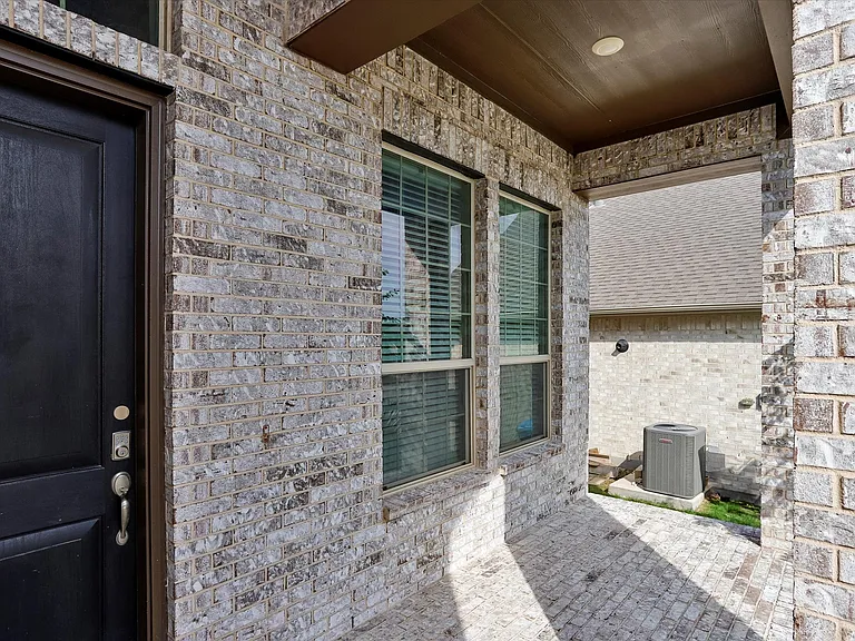 253 Gill Point Ln — Photo 4
