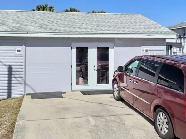 216 N 5th St, Flagler Beach, FL 32136