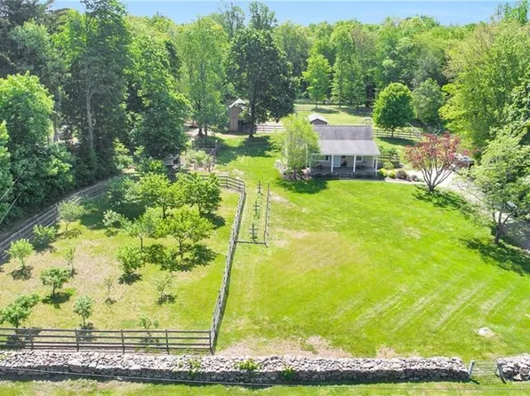 221 Banks Road, Easton, CT 06612