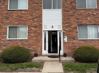 29276 Hoover Rd, Warren, MI 48093