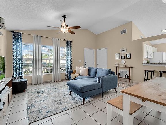 2nd image of 220 Daniels Pointe Dr