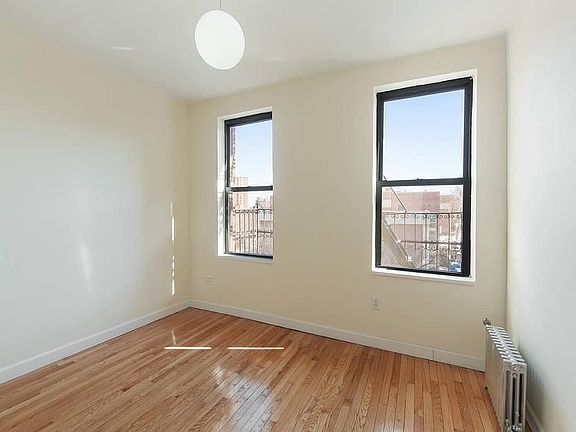5th image of 501 W 122nd St APT B5