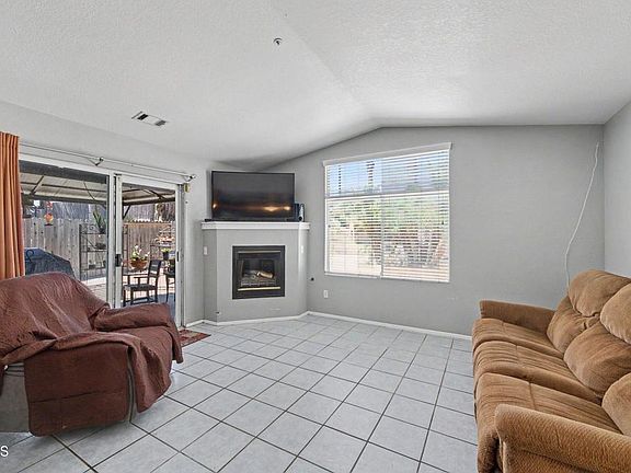 4th image of 1525 Burnside Ave