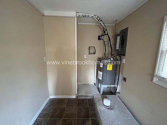 5th image of 5008 Forest Ave