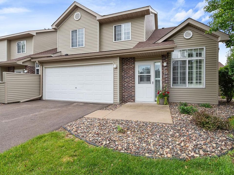 1st image of 2440 Oakridge Cir