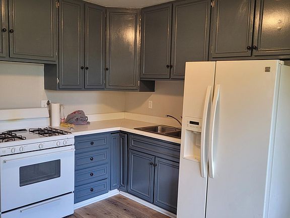 3rd image of 2212 Webster Ct