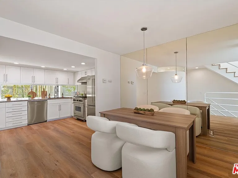 821 Bay St #C1 — Photo 4