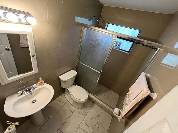 2nd image of 3037 NW 28th St #2