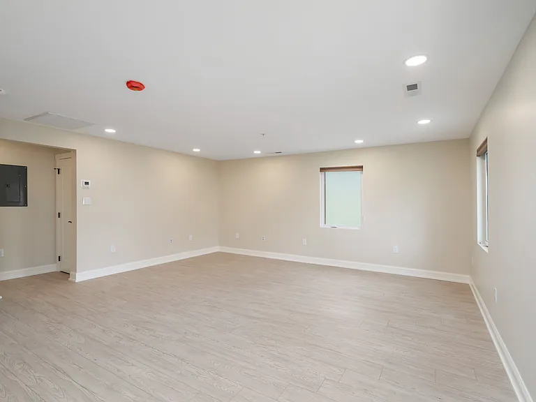 100 E Tennessee Ave #102 — Photo 10