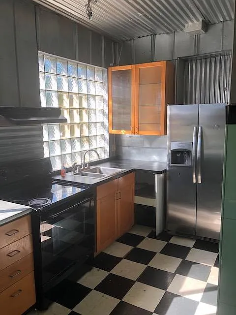 8 bed, 1500 sqft, $600 — Photo 4