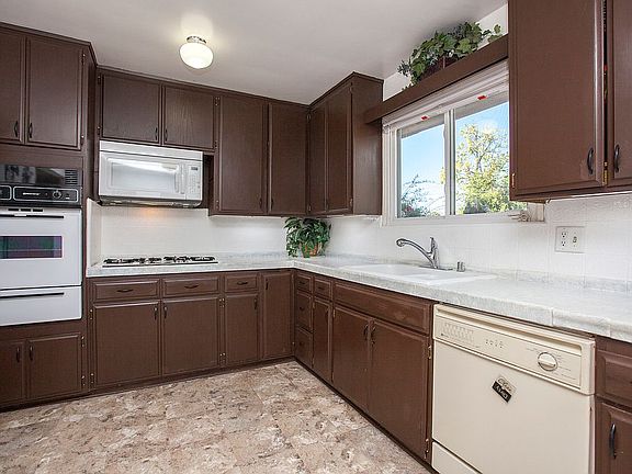 2nd image of 16020 Septo St