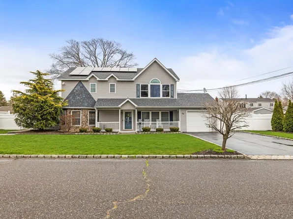 65 Howell Avenue, Deer Park, NY 11729