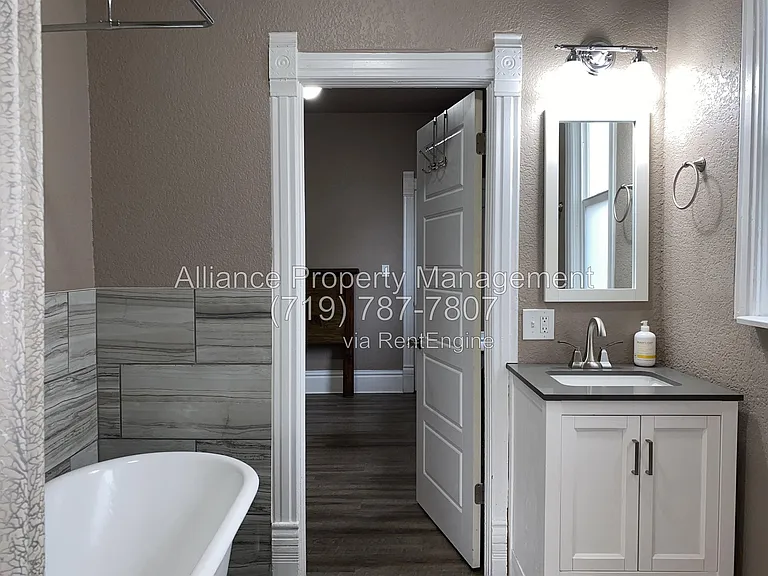 743 N Walnut St — Photo 18