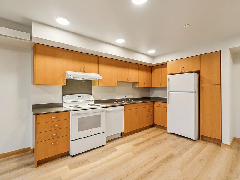 Bryant Manor Phase I — Photo 29