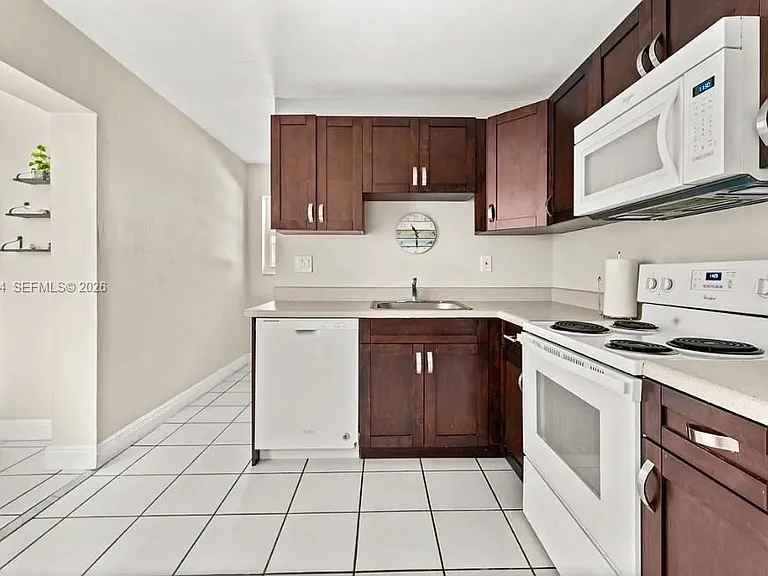 1133 NE 17th Ave #7 — Photo 10