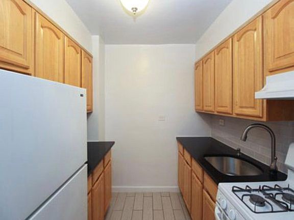 4th image of 3727 147th St #1A