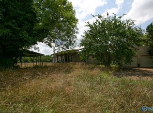 1 Yancy Lamb Dr, New Market, AL 35761