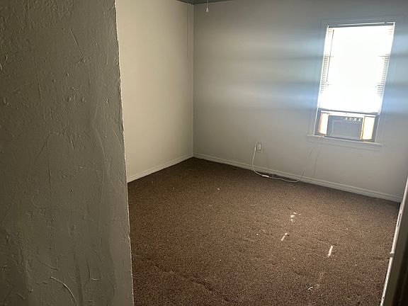 5th image of 3812 Woodside Dr
