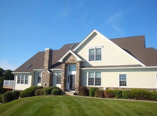 10 Briar Ct, Hardyston, NJ 07419