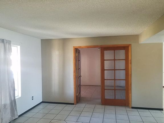5th image of 2712 S Mary Ave