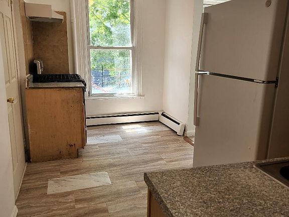 2nd image of 105 Albion Pl