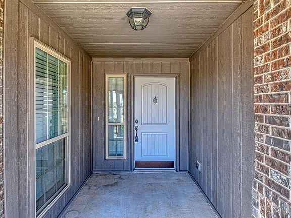 4th image of 18601 Cola Dr
