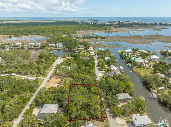 9 & 10 Oyster Bay Dr #2, Crawfordville, FL 32327