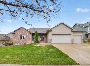 6389 Summit Pointe Rd NW, Rochester, MN 55901