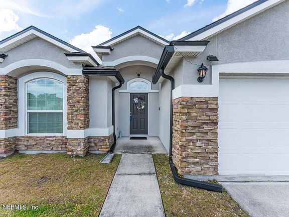 3rd image of 15714 BAINEBRIDGE Drive