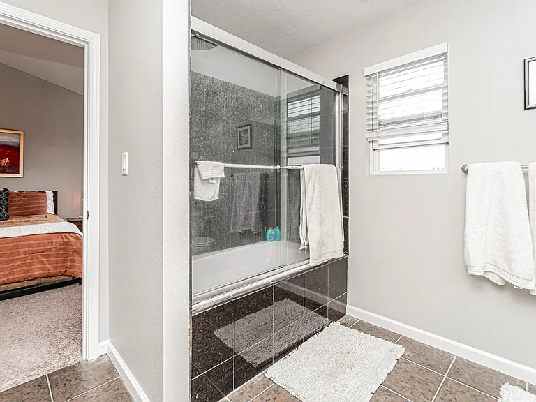 601 Seitz Ct — Photo 34