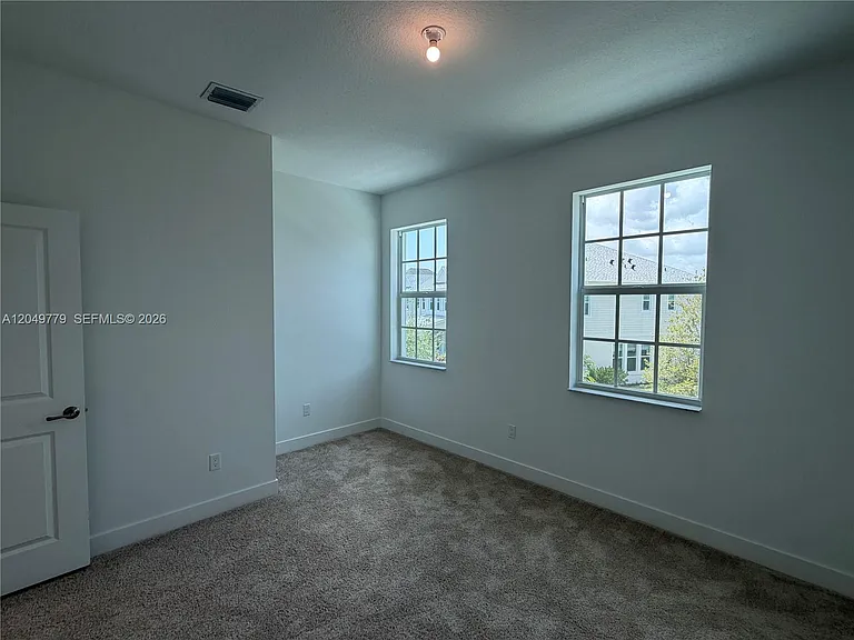 881 SW Bushel Trl — Photo 14