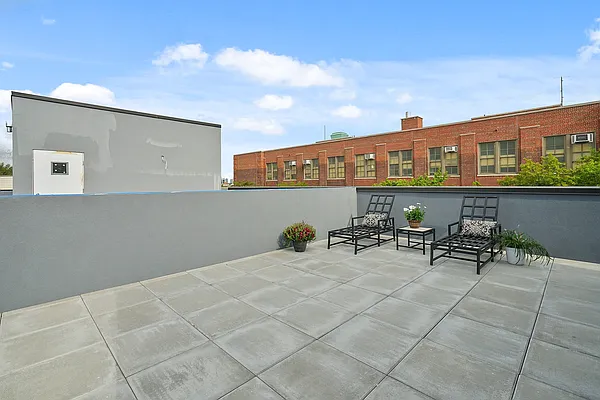 Sold by Avenue Sotheby's International Realty | media 24