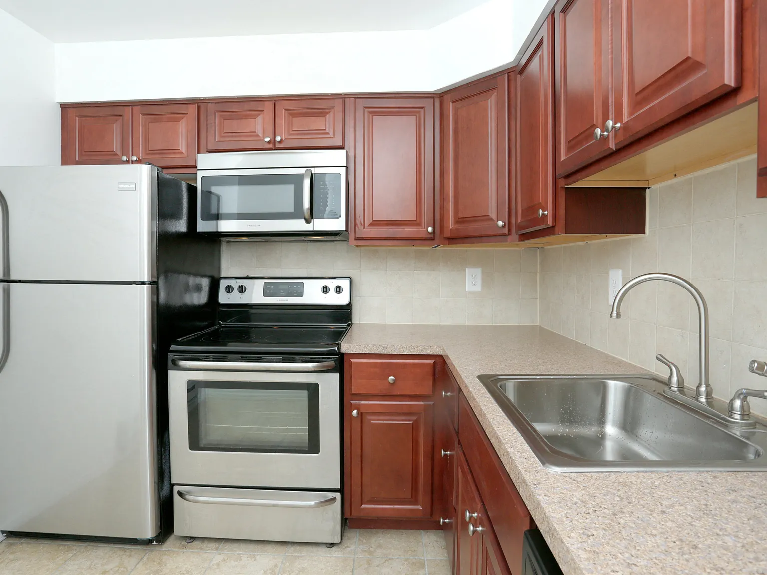 Garrison Apartments — Photo 2