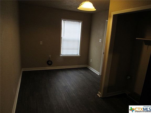 4th image of 1806-1808 Fairview Dr #2